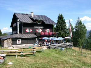 4 Mountains Apartments