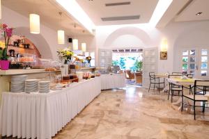 Kamari Hotel Myconos Greece