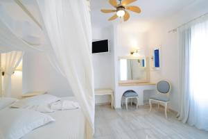 Kamari Hotel Myconos Greece