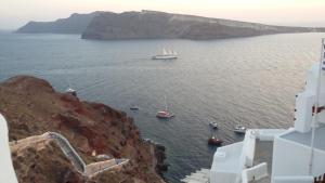 Fotinos Houses Santorini Greece