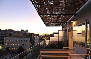 The Athenians Modern Apartments