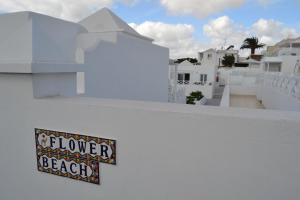 Flower Beach Deluxe