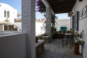 Akrogiali Pension Sifnos Greece