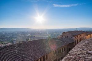 Via San Francesco, Assisi (PG) 06081, Italy.