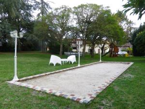 Maisons de vacances Villa Luxe avec Spa, Piscine Chauffee & Salle de Sport a Beauville : photos des chambres