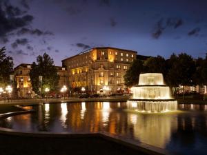 Nassauer Hof hotel, 
Wiesbaden, Germany.
The photo picture quality can be
variable. We apologize if the
quality is of an unacceptable
level.