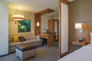 King Suite room in Hyatt Place Houston Galleria