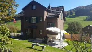 Ferienwohnung Eisenring in idyllischer Umgebung - Bütschwil
