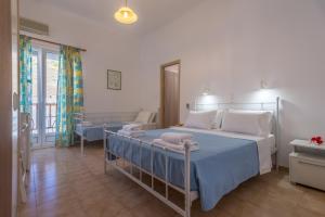 Hotel Delfini Milos Greece