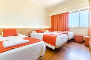 Triple Room with Shared Bathroom room in Residencial Jardim da Amadora