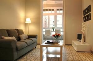 Three-Bedroom Apartment (6 Adults) room in Barcelonaguest