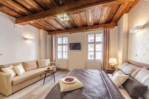 Downtown Royal Apartments