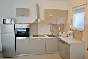 House Natali 70m from the beach - free EV top up