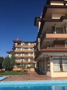 Private apartments in complex Rich3