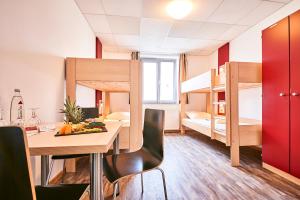 Quadruple Room room in DJH-Gästehaus Bermuda3Eck