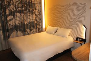 Hotels B&B HOTEL Lille Centre Grand Palais : photos des chambres