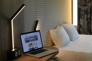 Hotels B&B HOTEL Lille Centre Grand Palais : photos des chambres