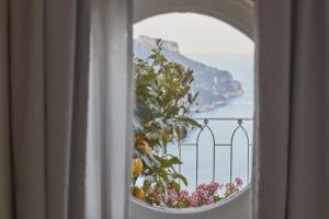 Superior Junior Suite with Sea View room in Belmond Hotel Caruso