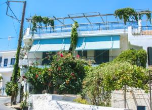 George Apartments Tílos Greece