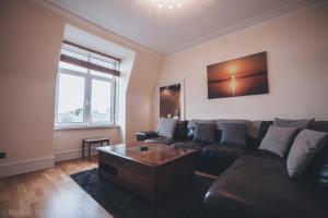 Prime 2 Bedroom City Centre Apt