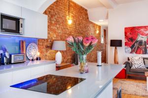 Backup-Powered Art Deco Cottage in De Waterkant