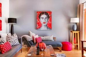 Backup-Powered Art Deco Cottage in De Waterkant - كيب تاون