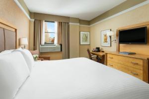 Empire State view King room room in Nyma The New York Manhattan Hotel