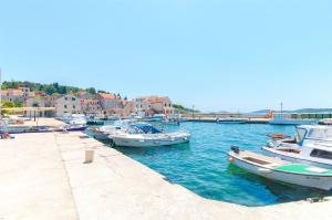 House Stone house island Prvic