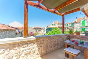 House Stone house island Prvic