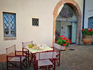 Castello di Fulignano Isalfredo ground floor apartment