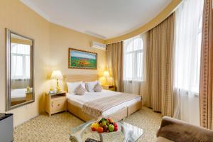 Superior Double or Twin Room with Swimming Pool Access room in Vnukovo Kartmazovo Hotel
