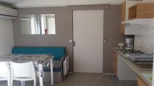 Complexes hoteliers Camping La Pinede : photos des chambres