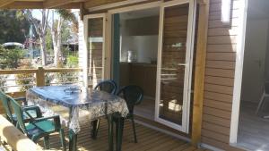 Complexes hoteliers Camping La Pinede : photos des chambres