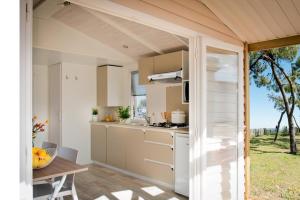 Complexes hoteliers Camping La Pinede : photos des chambres