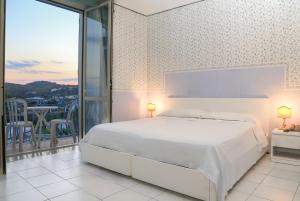 Superior Double or Twin Room with Sea View room in Hotel Loreley