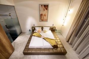 Karoly Corner Residences