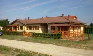 Апартамент Dominika apartman Кехидакустани Унгария