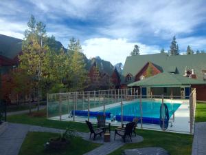 Mountain Retreats Apartment in Canmore
