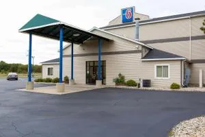Motel 6-Baraboo, WI - Lake Delton-Wisconsin Dells - Merrimac