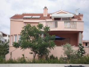 Apartments Eja 