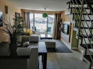 Dubrovnik 2 bedroom 2 bathroom sea view, private free parking