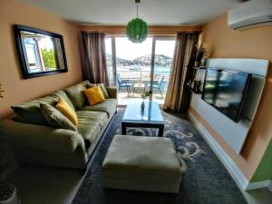 Dubrovnik 2 bedroom 2 bathroom sea view, private free parking