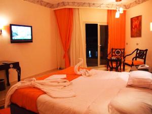 Sphinx Aqua Park Beach Resort