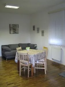 Hiša marjetica - Pernica