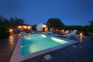 4 star talu Holiday Home, Villa Bozic Čvrljevo Horvaatia