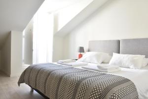 Apartment 28 Tram Duplex