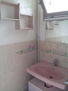 Appartements Les lauriers : Appartement - Rez-de-Chaussée