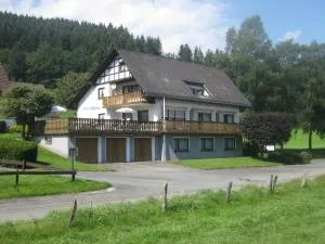 Pension-Gästehaus Waldhof - Altenfeld