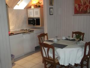 Appartements Eguisheim village prefere des francais grand studio : photos des chambres