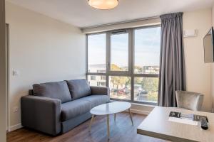 Appart'hotels All Suites Bordeaux Marne – Gare Saint-Jean : Appartement avec Lit Double et Canapé-Lit